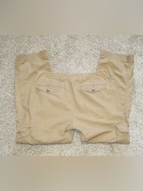 GAP khaki cargo pants sz 32W30L